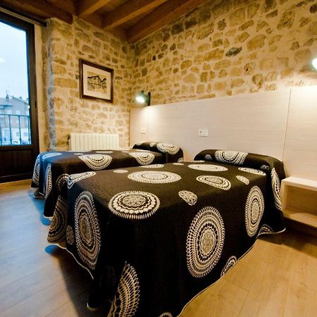 La Casa De Beli Hotel Tardajos ภายนอก รูปภาพ