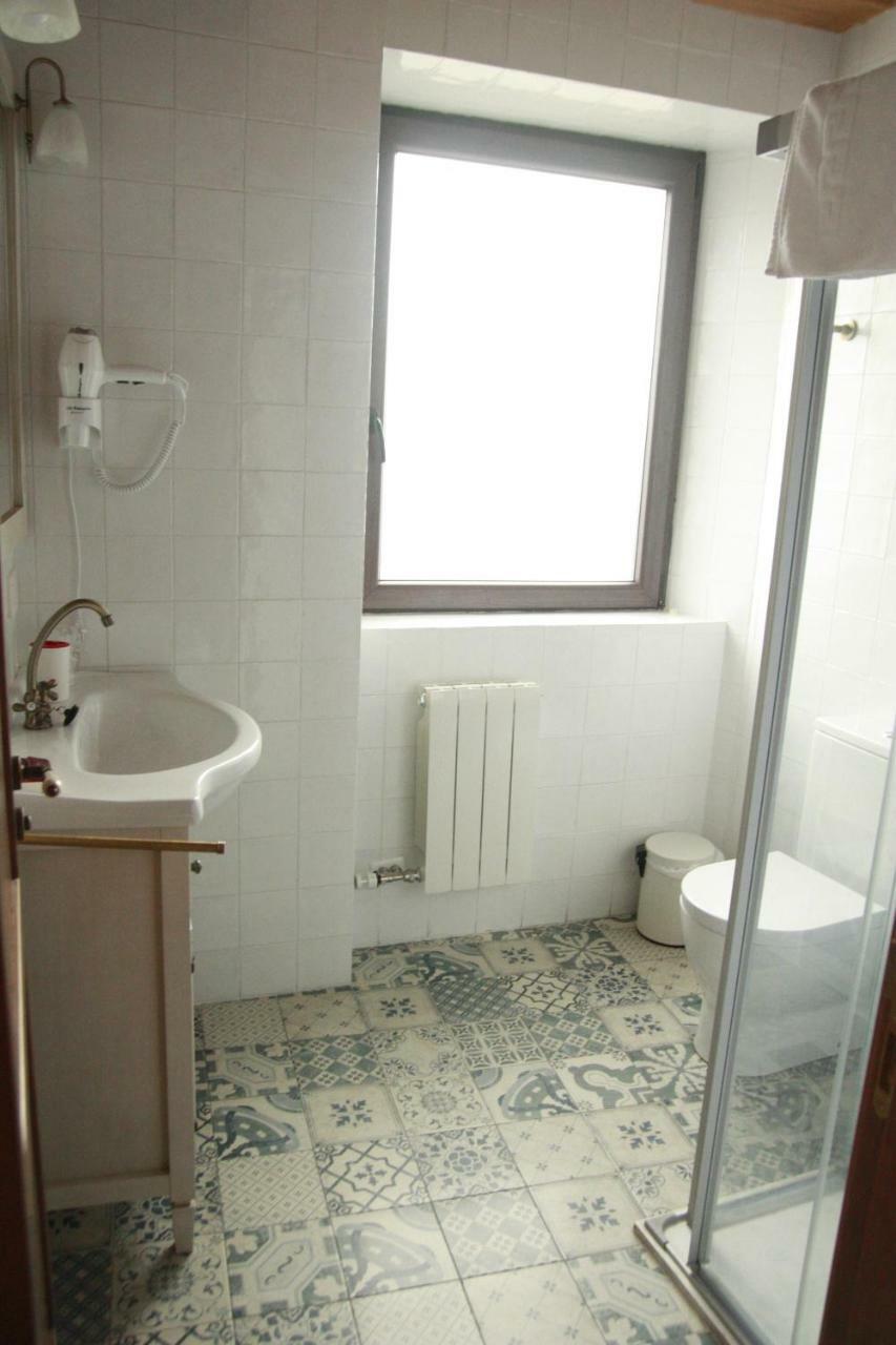 La Casa De Beli Hotel Tardajos ภายนอก รูปภาพ